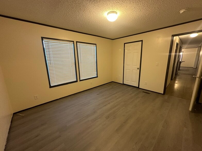 Building Photo - 2123 Bradford St