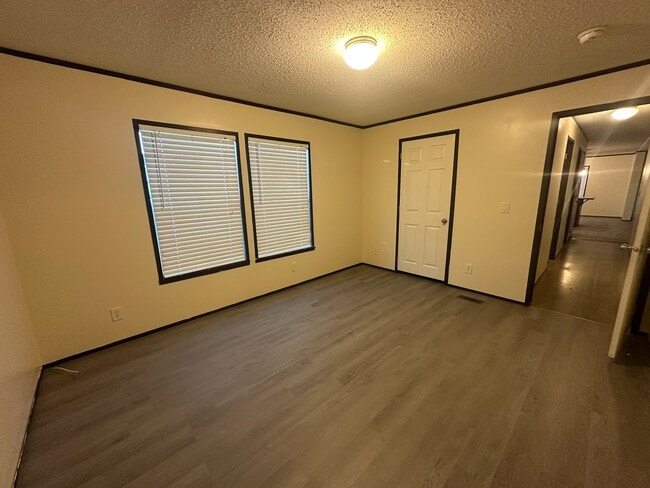 Building Photo - 2123 Bradford St