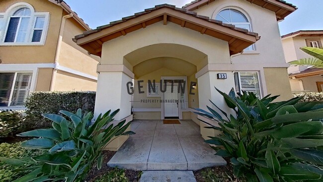Building Photo - Spacious 3Bd 2.5Ba Home w/Den