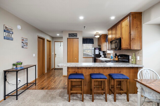 Building Photo - 21 Gold Finch Dr
