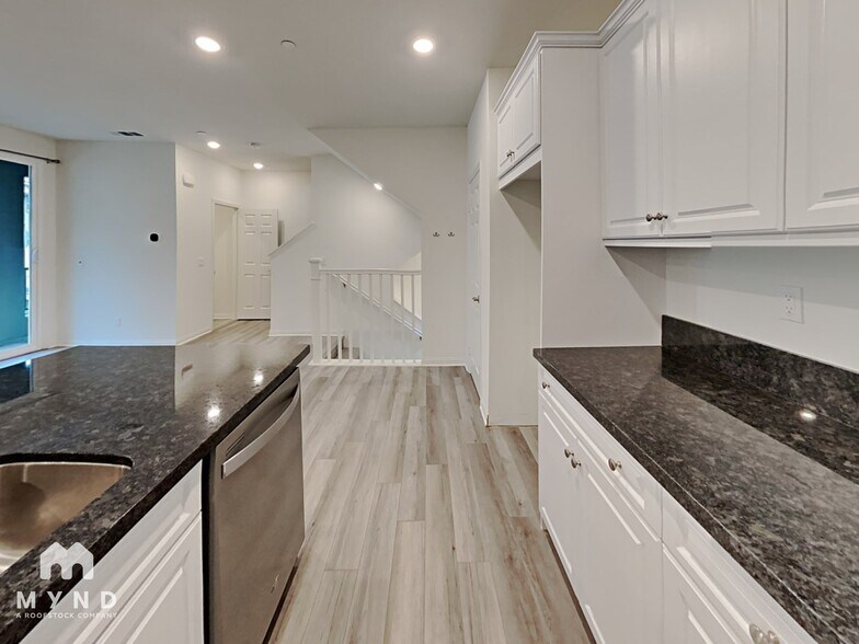 Building Photo - 443 Fitzpatrick Rd