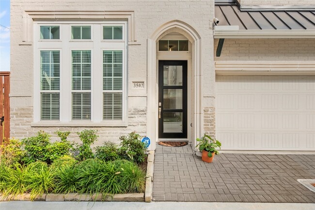 Building Photo - 3503 Kensington Gdns Ln