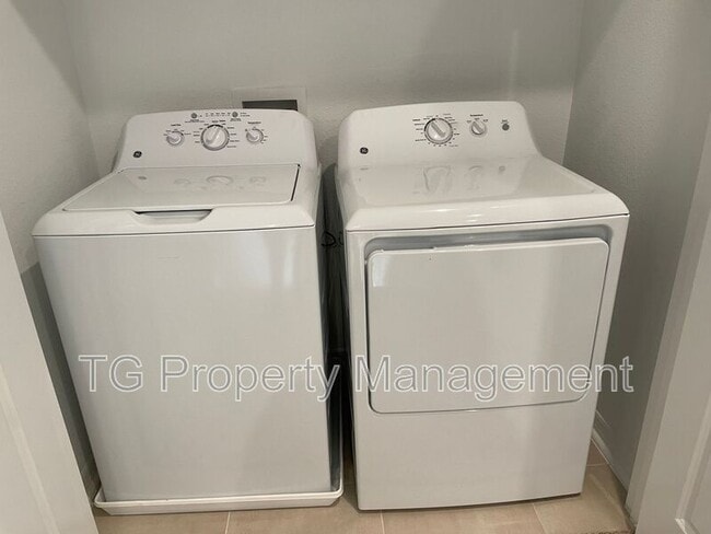 Building Photo - 13092 Bachara Wy