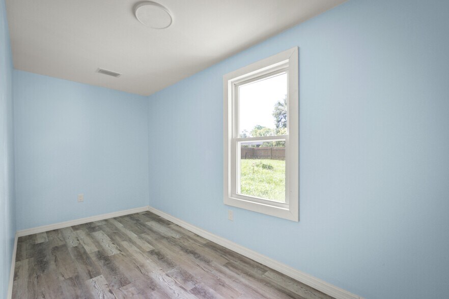 Building Photo - 260 Vernis Ave