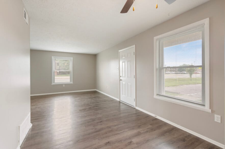 Building Photo - Flats at Greentree