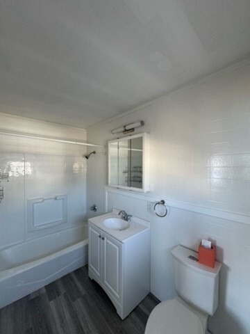 Building Photo - 33 Lothrop St