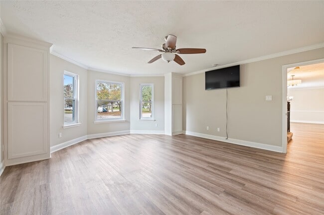 Building Photo - 15411 Woodcote Ct