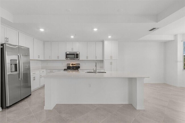 Building Photo - 14211 Heritage Landing Blvd