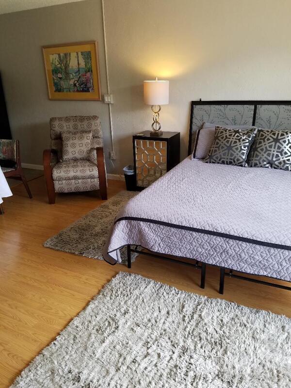 Building Photo - 355 Kalanianaole St