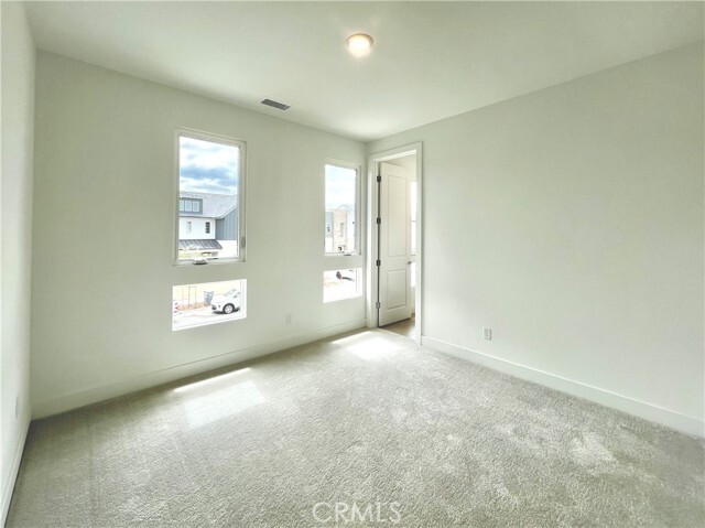 Building Photo - 27511 Elderberry Dr