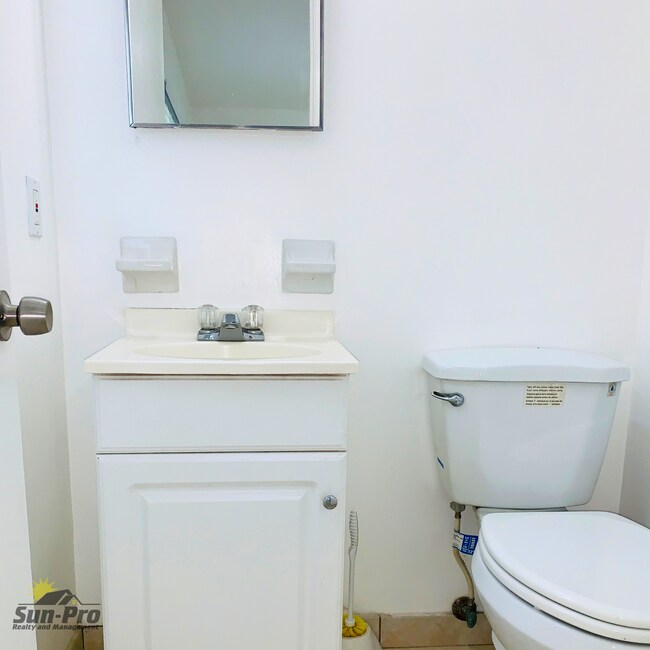 Building Photo - 1965 Nelson Ave