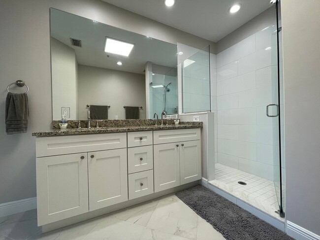 Building Photo - 1325 Sweetwater Cove