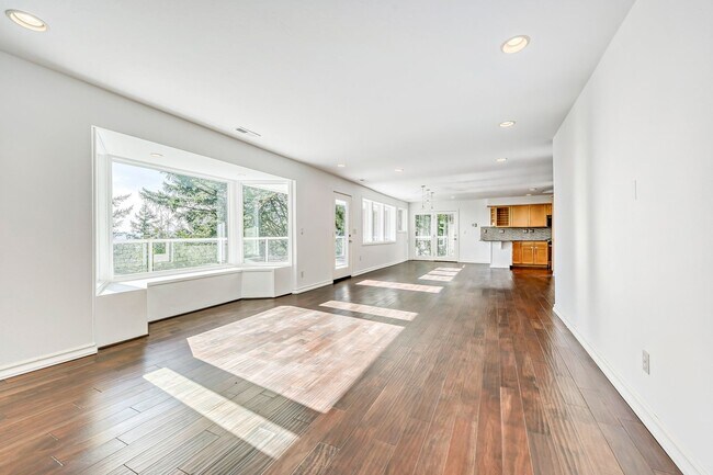 Building Photo - Updated Mid-Century 4BR / 2.5BA Daylight Ranch w/ Panoramic Views, Double Decks, A/C + 2-Car Garage