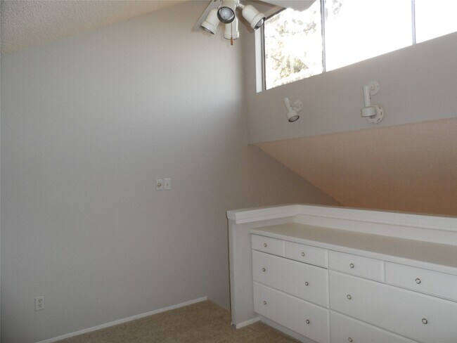 Building Photo - 12900 Walden Rd