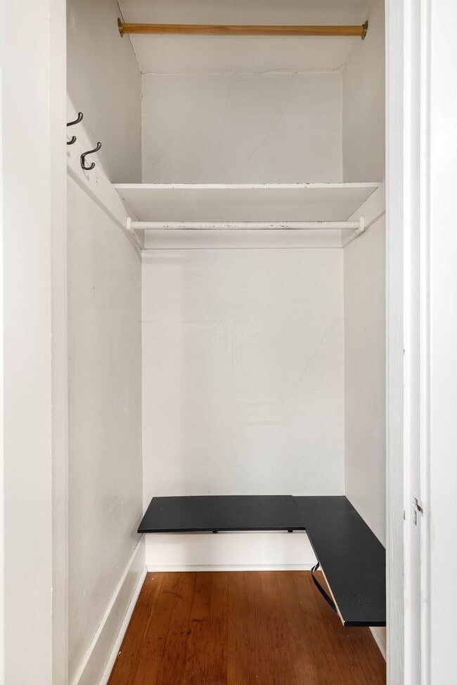 Building Photo - 2106 Dexter Ave N