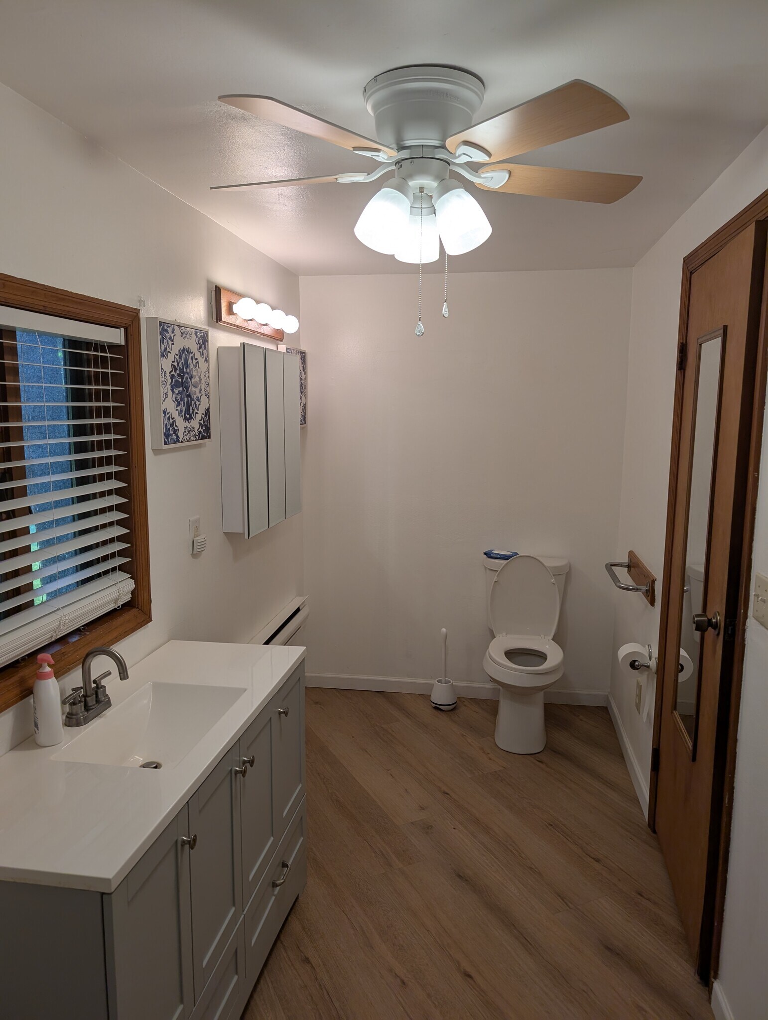 Bath - 12067 Gearhart Rd