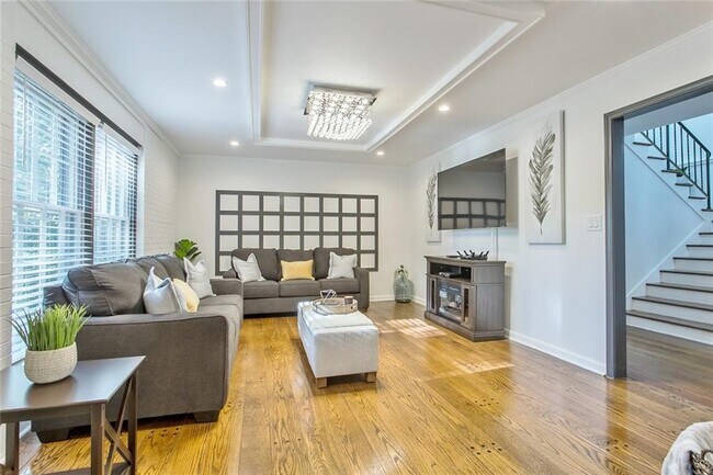 Building Photo - 6680 Williamson Dr NE