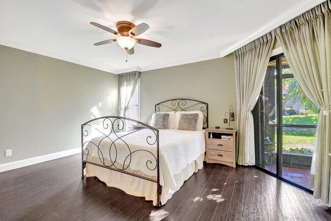 Building Photo - 500 Crosswinds Dr