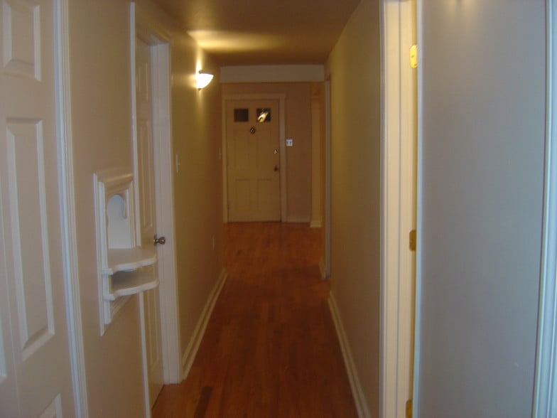 Building Photo - 3316 Robert St