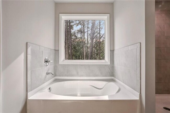 Building Photo - 2099 Easterwood Ct.