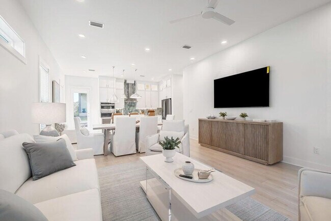 Building Photo - 31 Sarah St