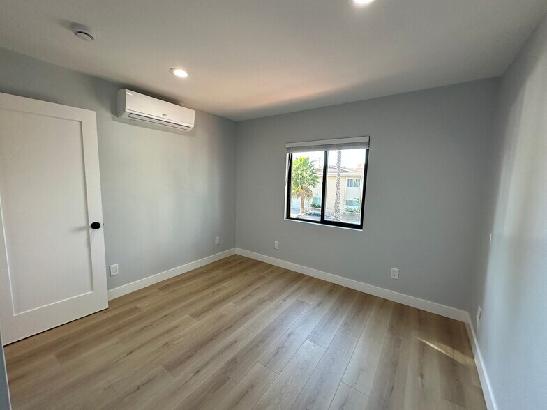 Building Photo - 826 Rose Ave