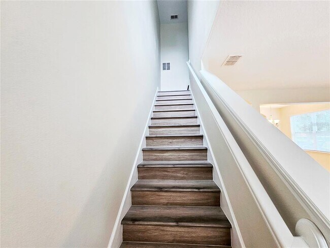 Building Photo - 12754 Garridan Ave