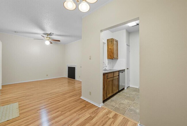 Building Photo - 2804 Rio Grande St