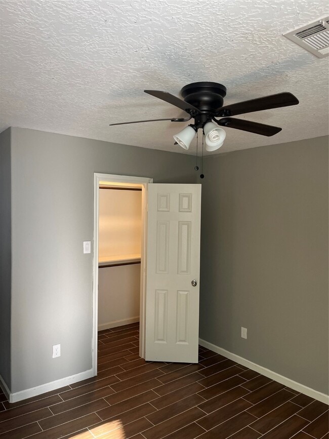 Building Photo - 18222 Bonnie Alice Dr