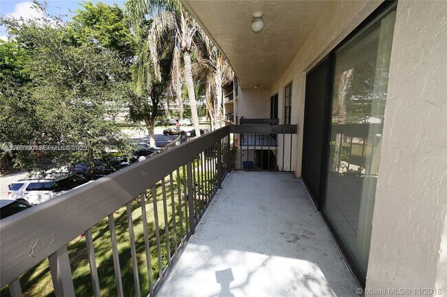 Building Photo - 5201 Orduna Dr