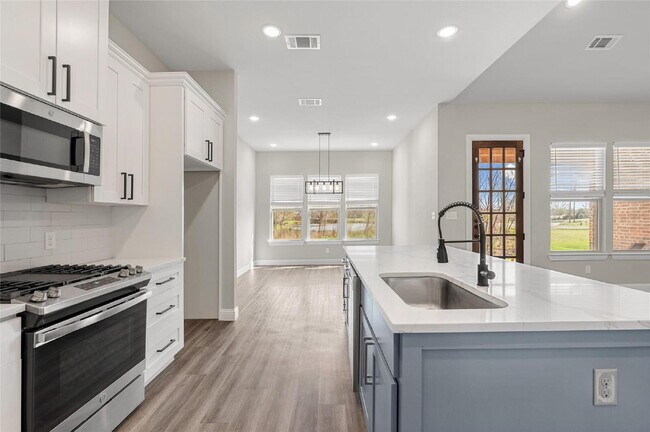 Building Photo - Private Water Views on Nearly 0.70 Acre Lot