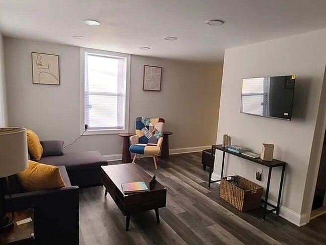 Building Photo - Charming 3BR Townhome in Hyattsville - Per...