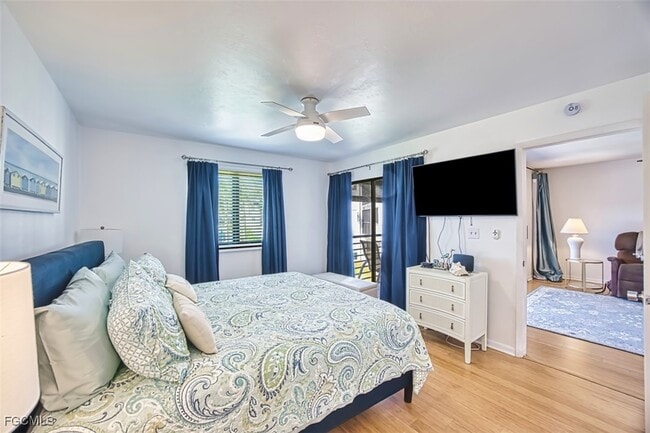 Building Photo - 226 3rd St