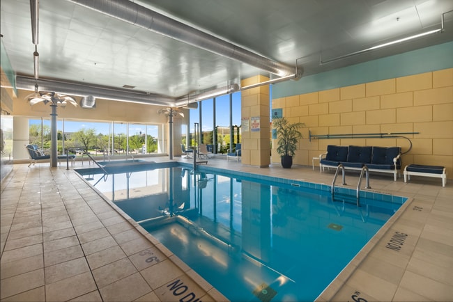 Building Photo - Three Bedroom - RiverHouse Condo!