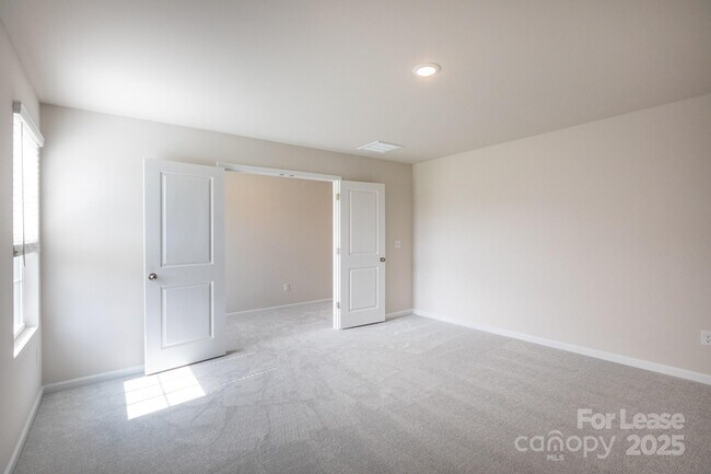 Building Photo - 10350 Chatham Run Ln