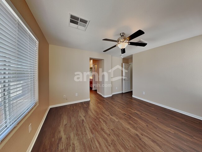 Building Photo - 6490 Albina Creek St