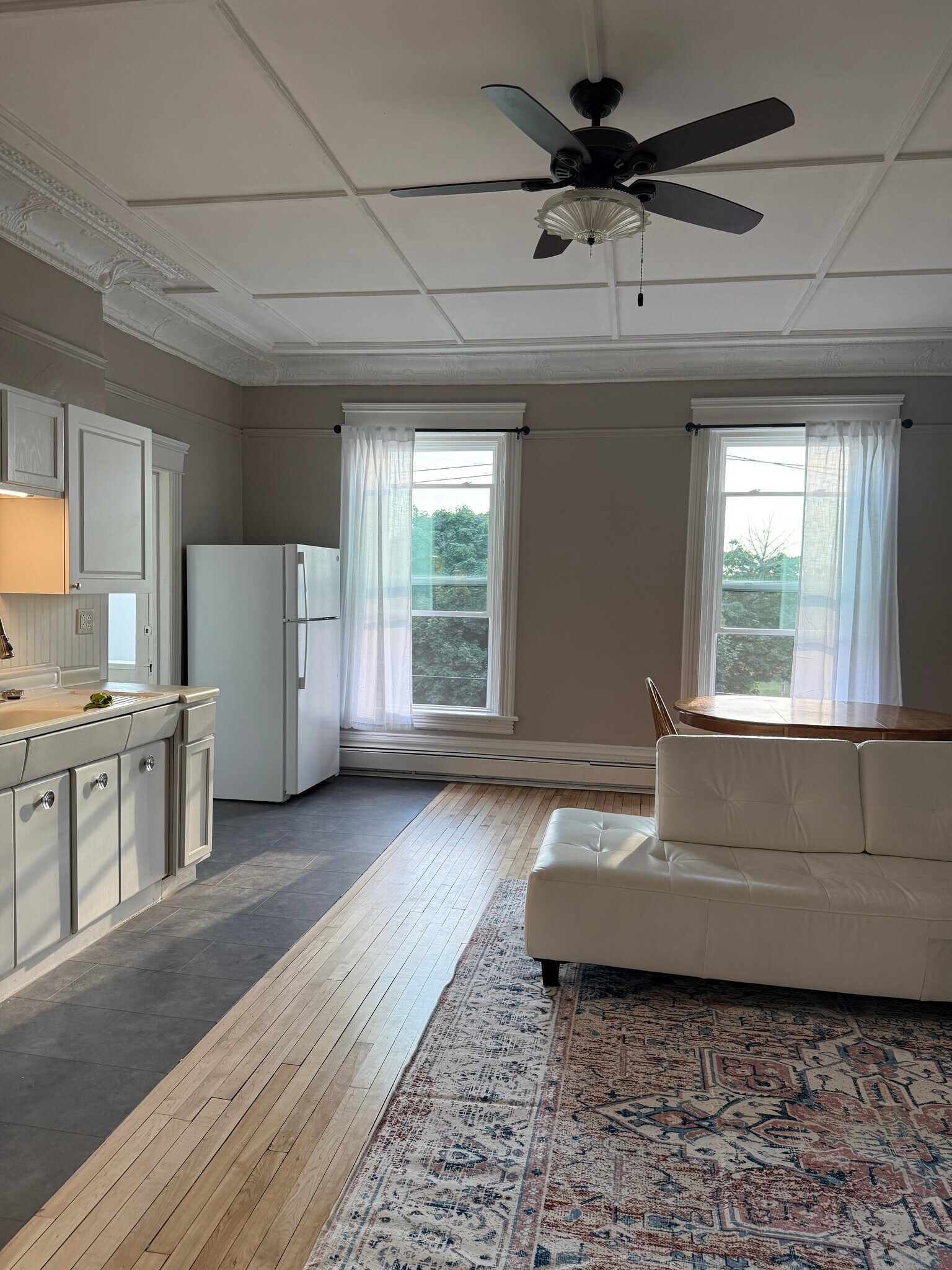 Building Photo - 109 5th St