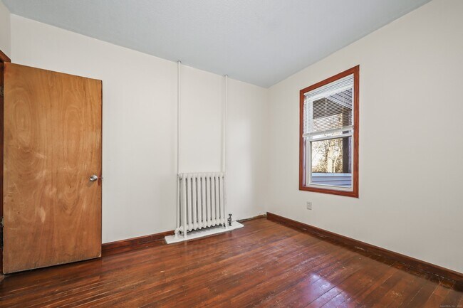 Building Photo - 294 Bellevue St