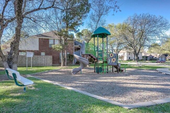 Building Photo - 17203 Kettle Creek Dr