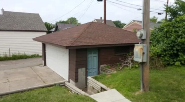 Building Photo - 3119 N James Ave