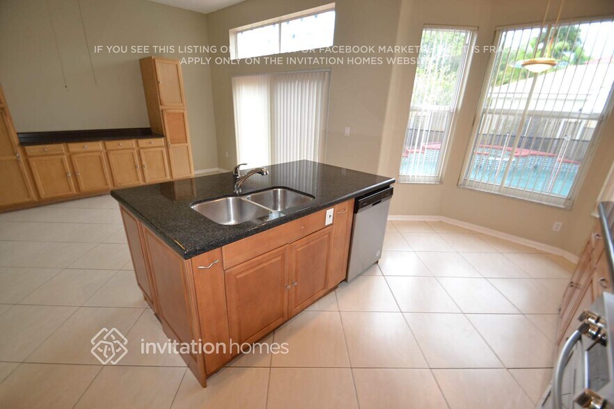 Building Photo - 2333 NW 195th Ave