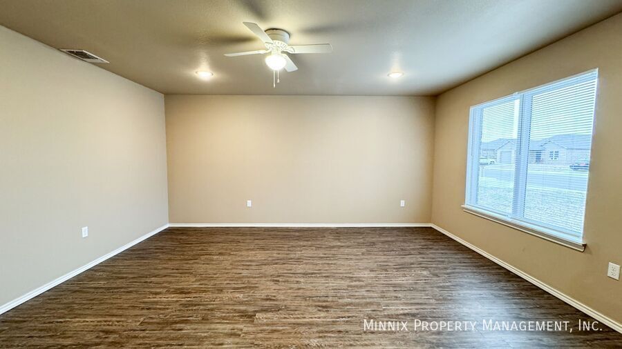 Building Photo - 2419 N Ave O