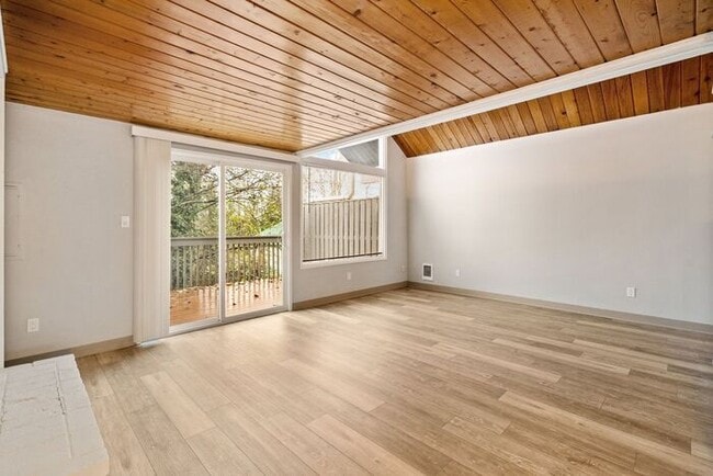 Building Photo - Beautiful Rustic-Style 1-bedroom Apartment...