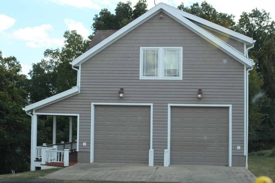 House - 14300 Coolville Ridge Rd
