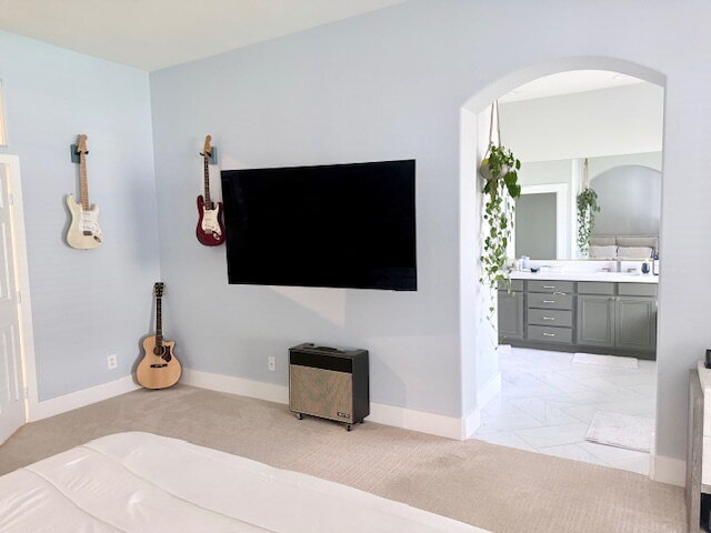 Building Photo - Spacious 3-Bedroom Oasis with 2 Full Baths in Las Vegas - Your 2234 Sq. Ft. Dream Awaits!