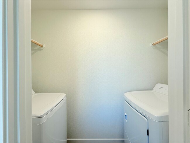 Building Photo - 6831 Flowering Ginger Ln
