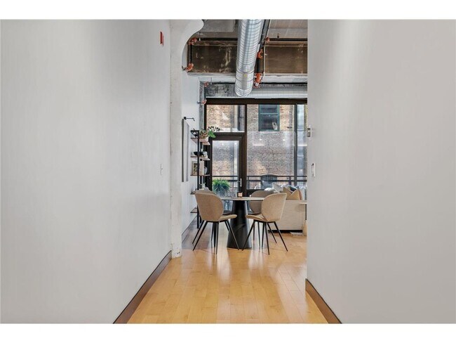 Building Photo - 618 N Washington Ave