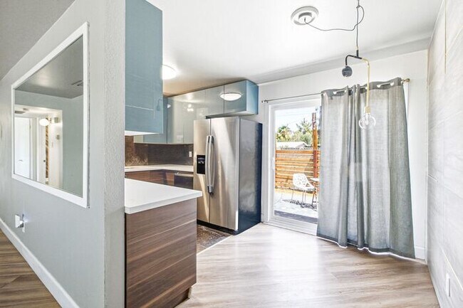 Building Photo - Remodeled 2 Bedroom Home with Charming Outdoor Space