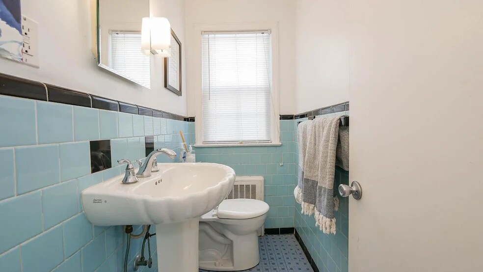 Building Photo - 110 N Pembroke Ave