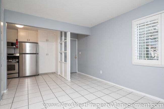 Building Photo - Charming Golden Hill 1-Bedroom, Available Now!